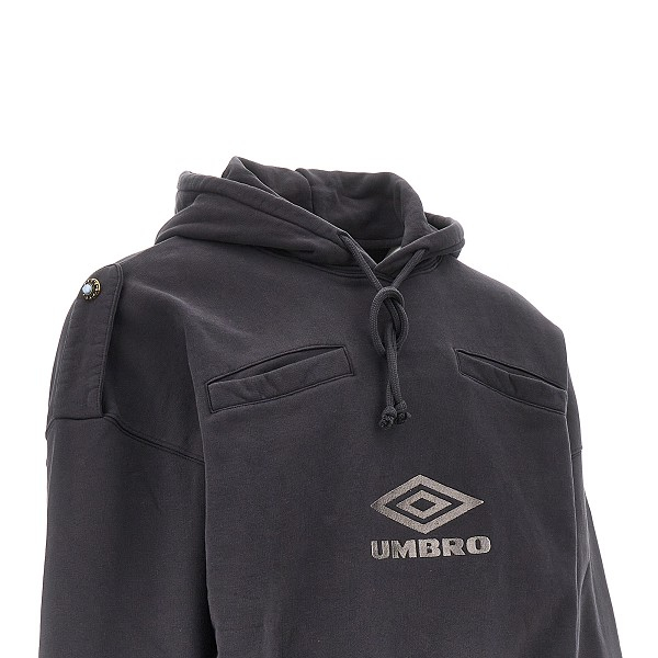 [UMBRO] Sweatshirt SS26 UBMW0521FA339.BLK0032-BLK0032
