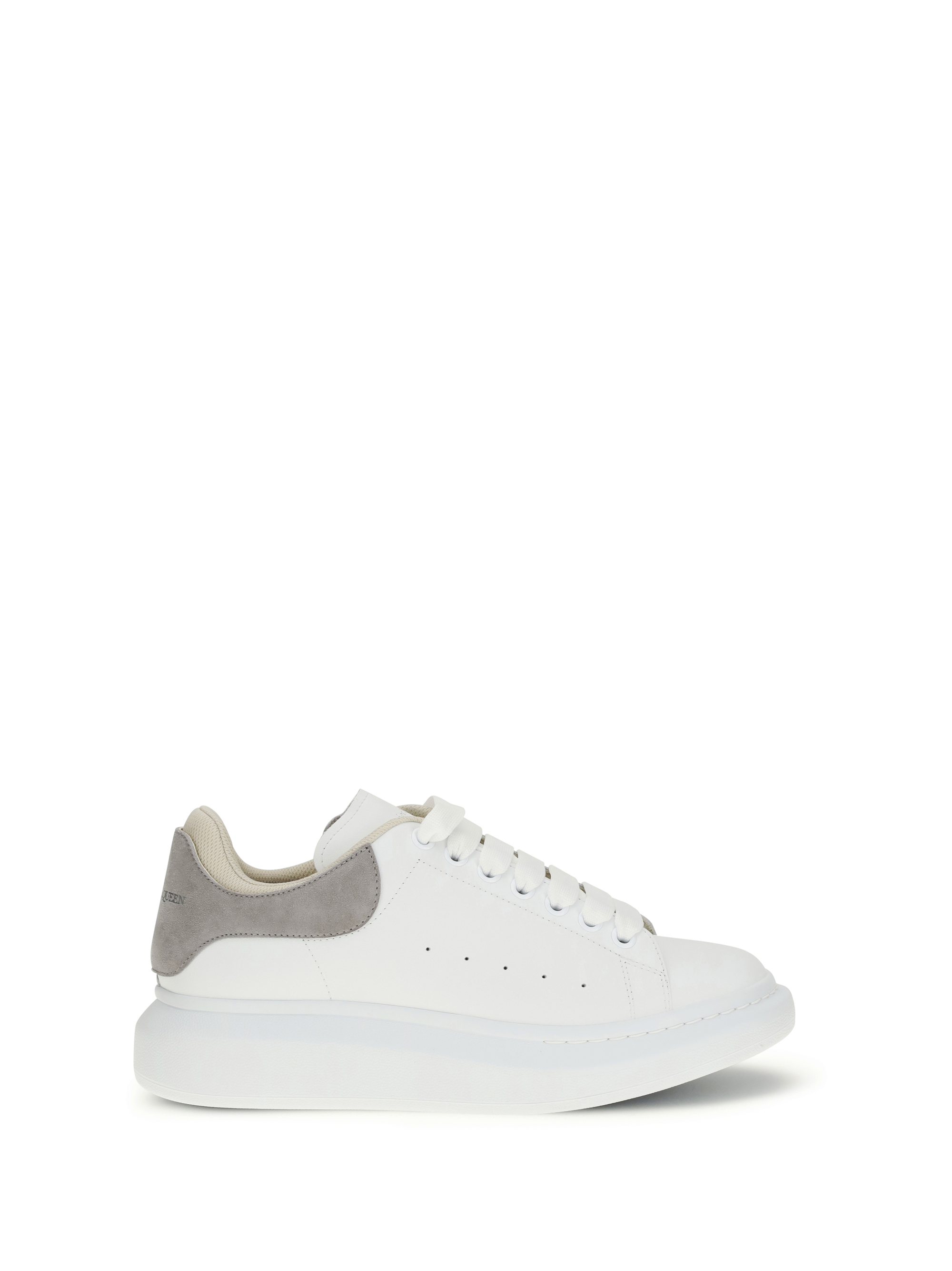 Oversized Sneakers with suede heel tab