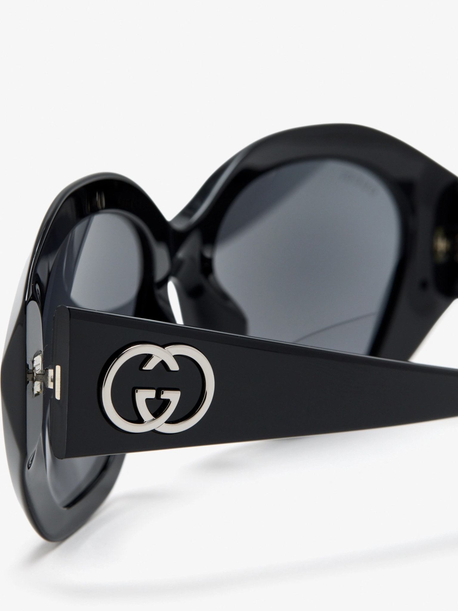 [GUCCI EYEWEAR] Sunglasses FW26 A000PP J0740