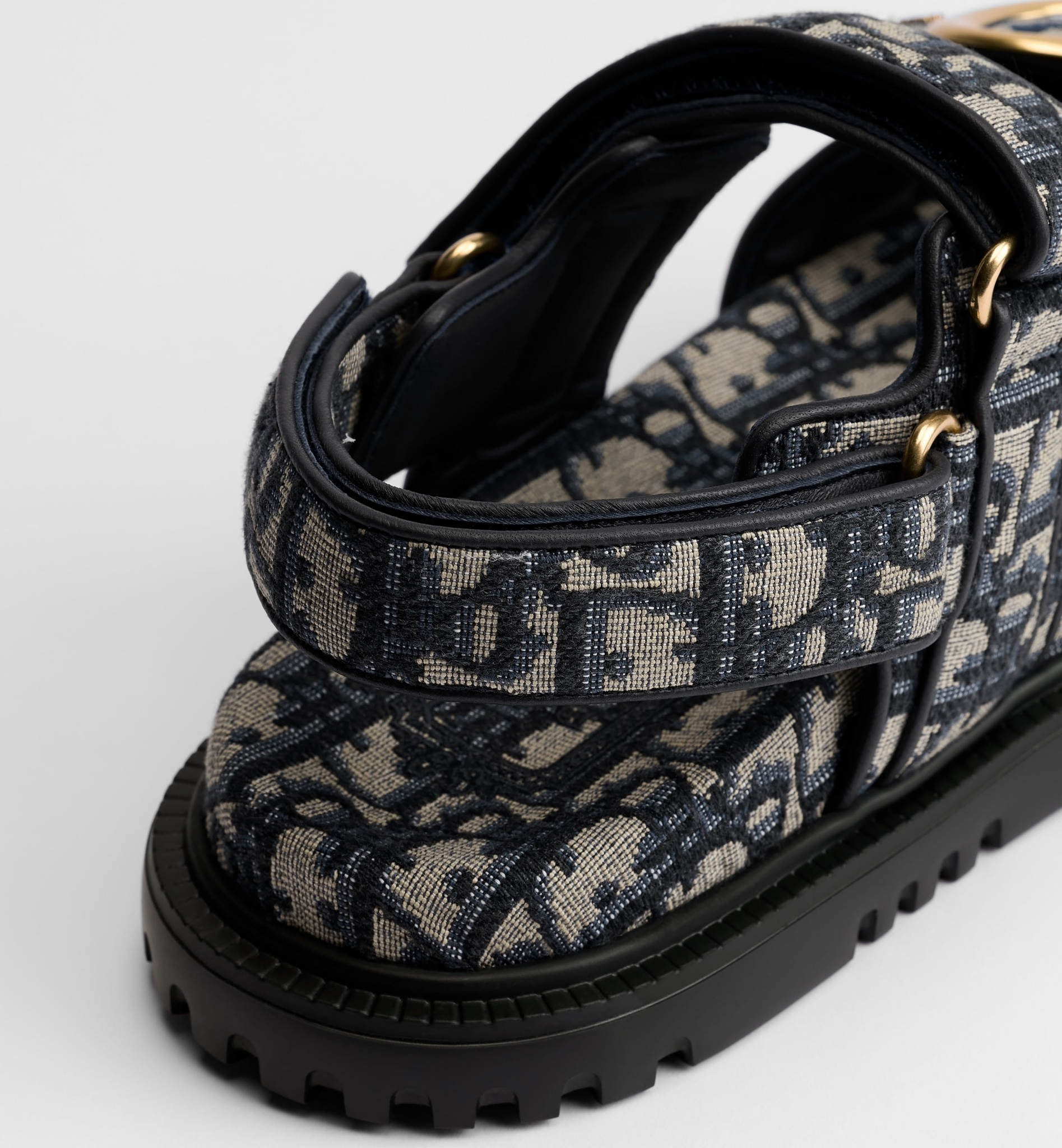 [Christian Dior] Sandals FW26 KCO591OLF