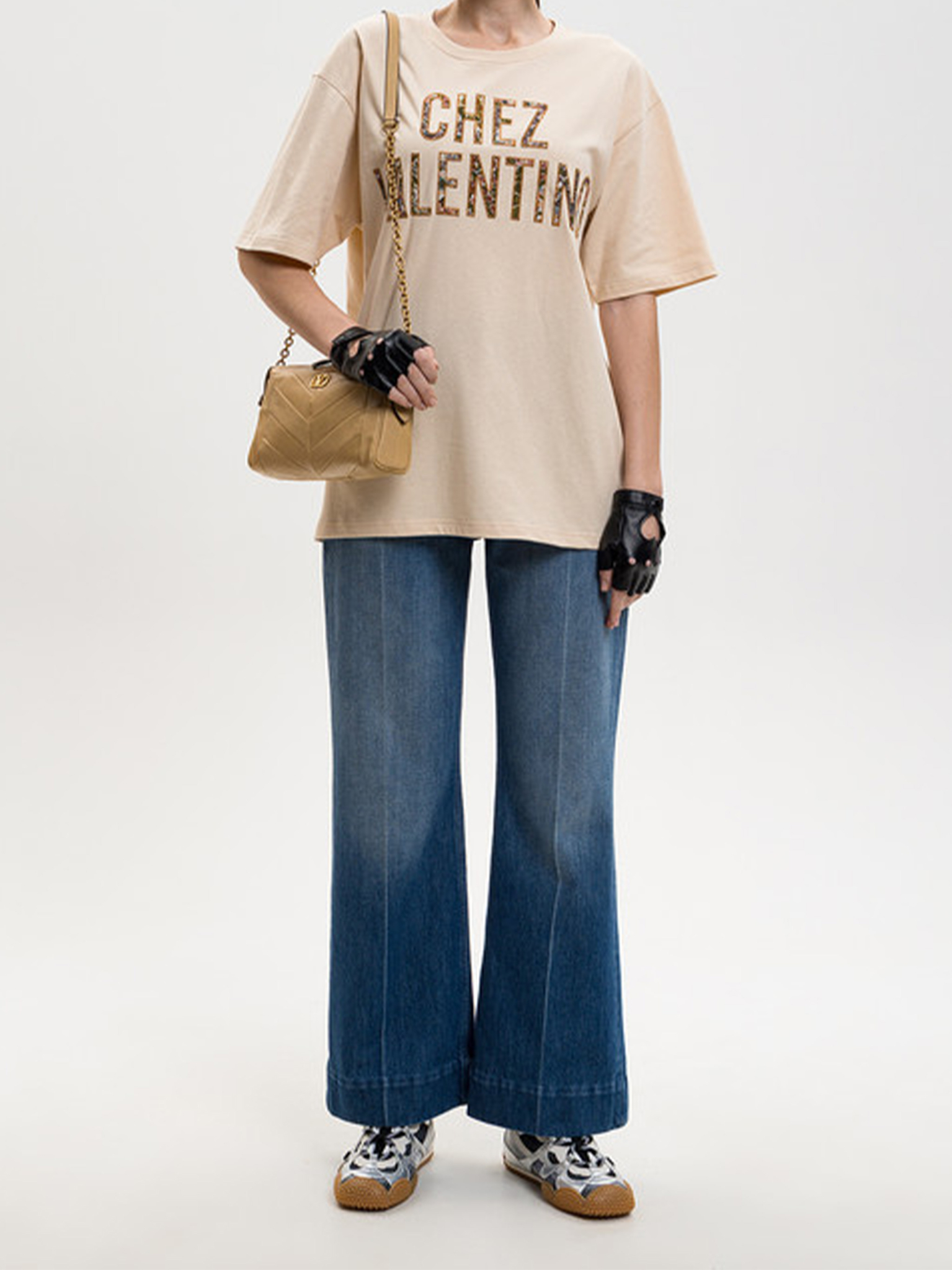 [Valentino] T-shirts Short Sleeve FW26 8B3MG26AA5J