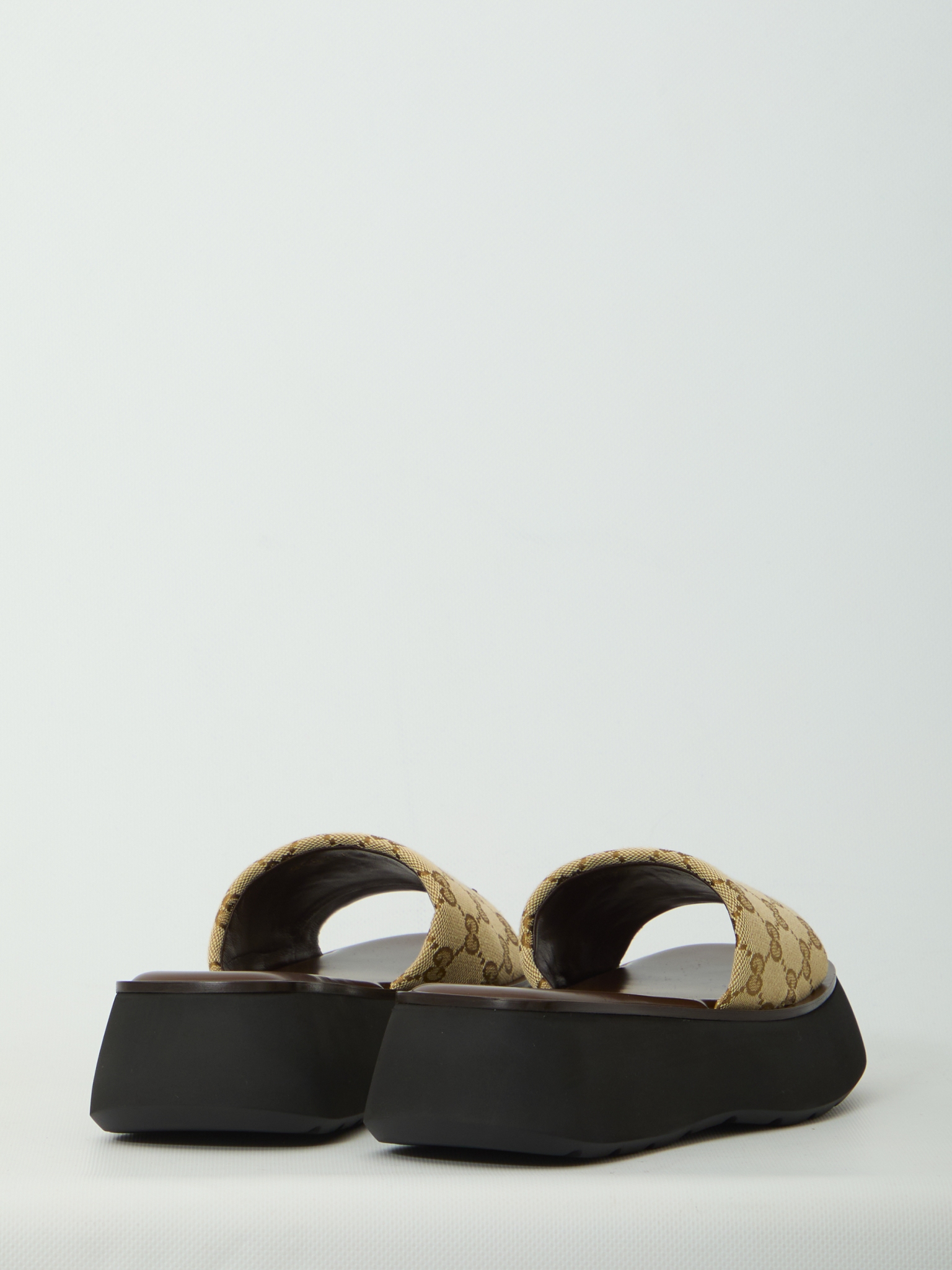 [Gucci] Sandals FW26 A0034R_FAFUW_9611