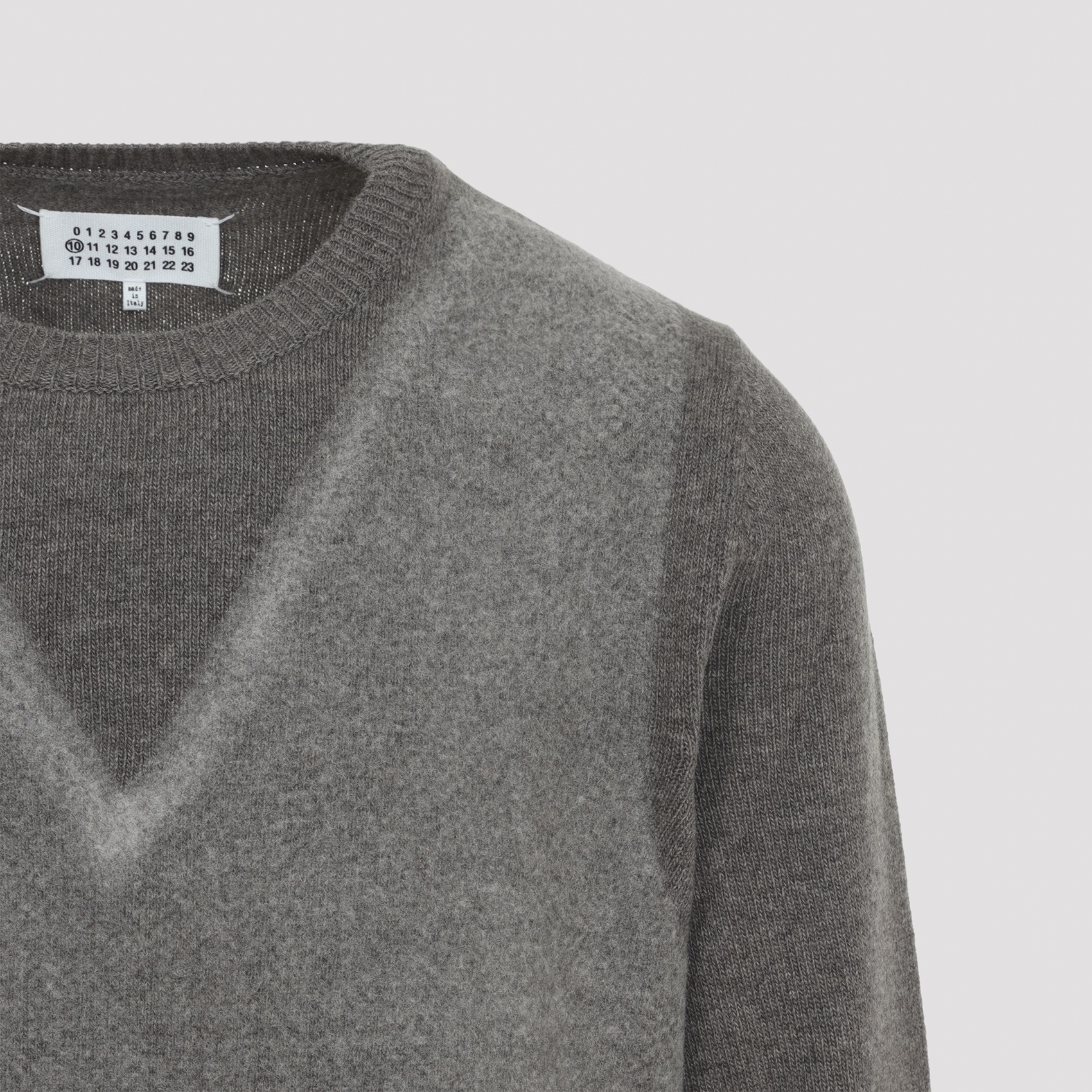 [Maison Margiela] Knitwear FW26 S50HL0086.M13304