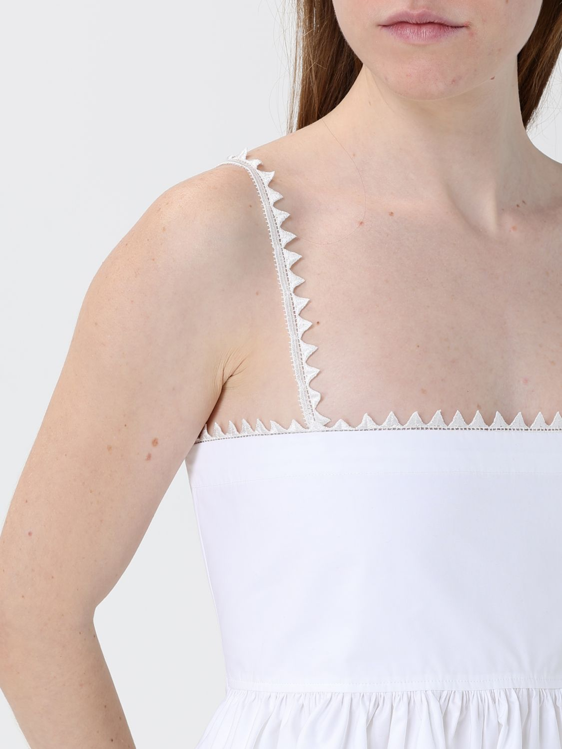 [JACQUEMUS] T-shirts Sleeveless SS26 TOW00887AW00648 100