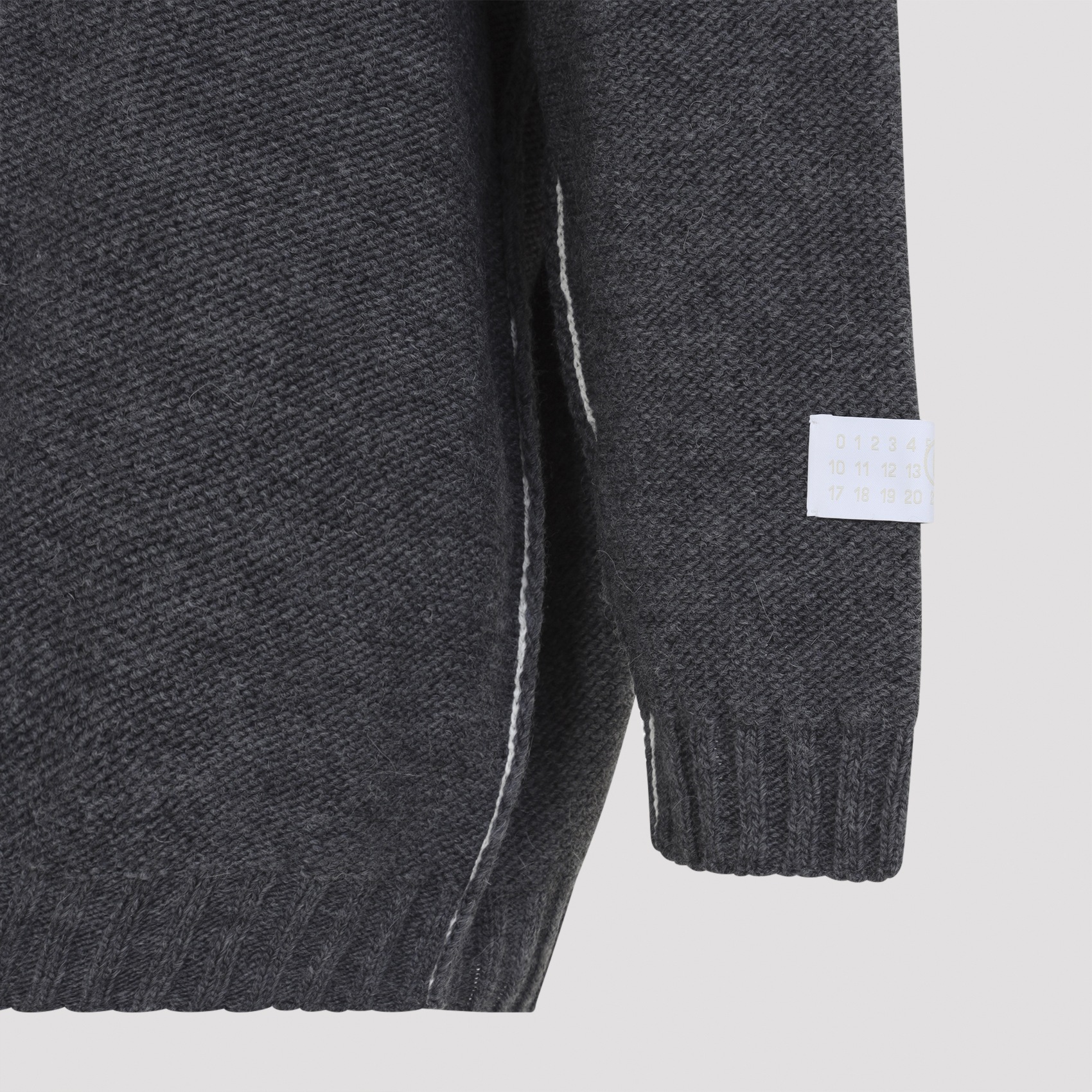 [MM6 Maison Margiela] Knitwear FW26 S52HN0016.M13289