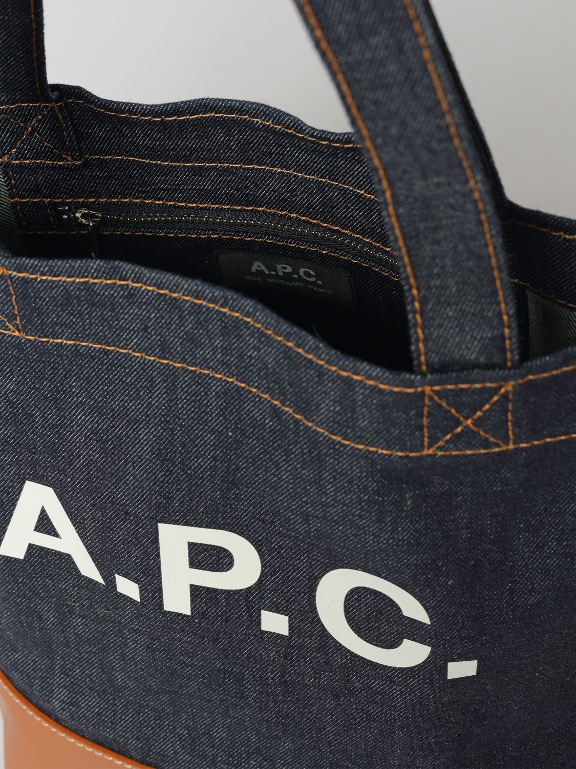 [A.P.C.] Tote bag SS26 COHLOM61568 CAF