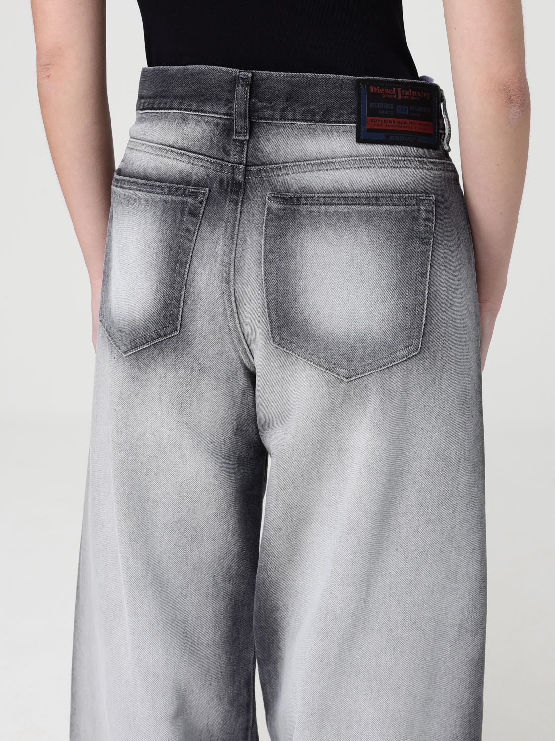 [Diesel] Jeans SS26 A2383709P28 02