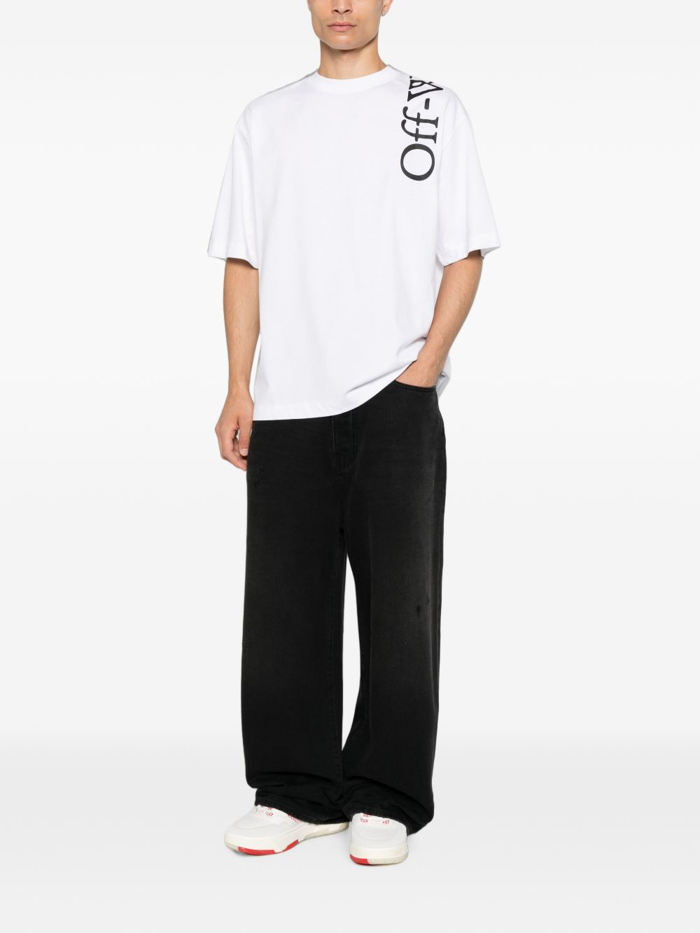 [Off White] T-shirts Short Sleeve FW26 OMAA120F26JER01010