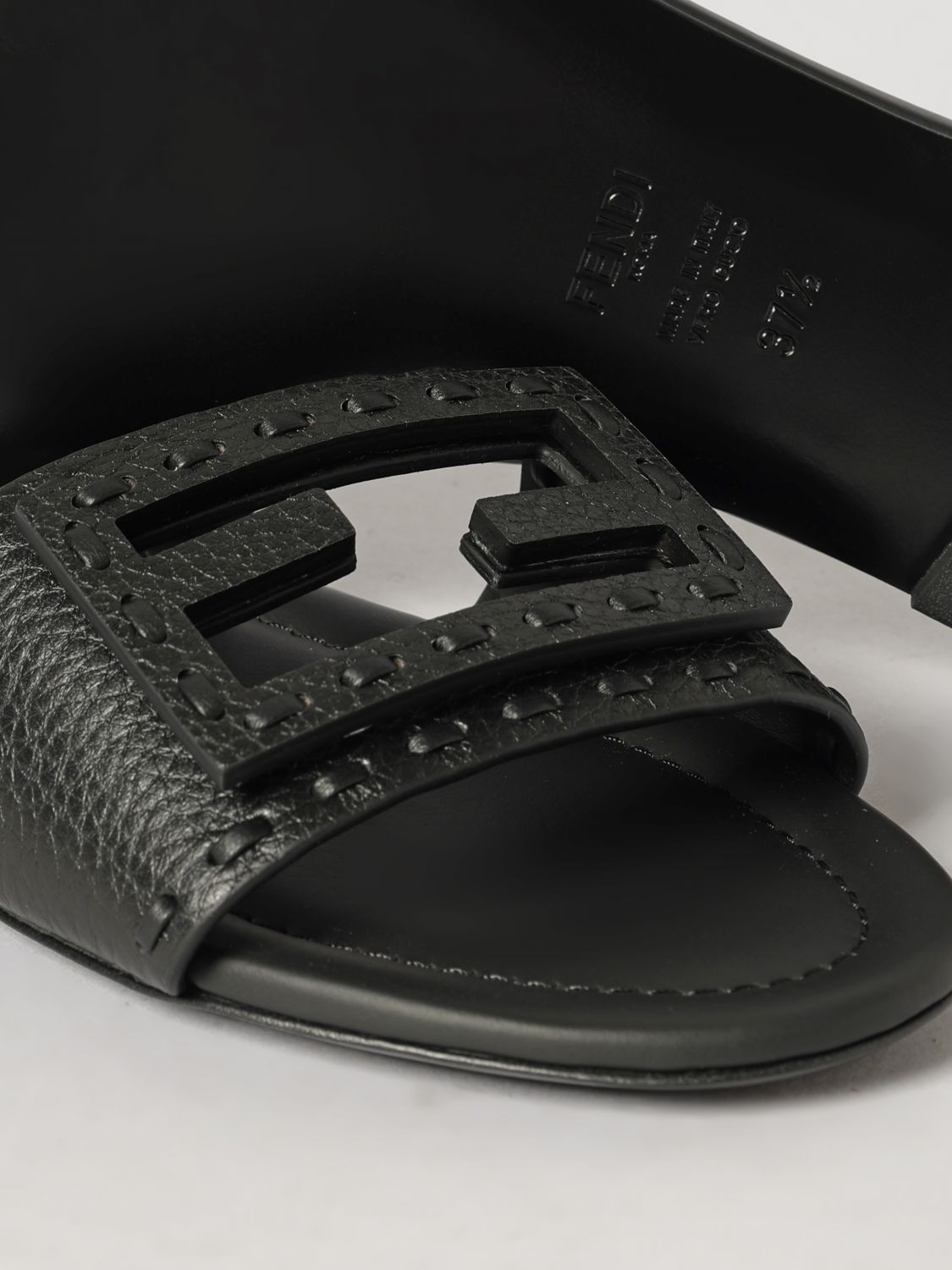 [Fendi] Sandals FW26 8R8136AQY2 F0QA1