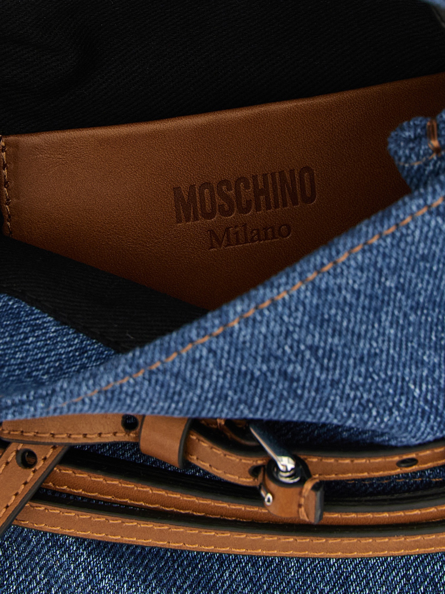 [Moschino] Tote bag FW26 MC4037PP1POO170A