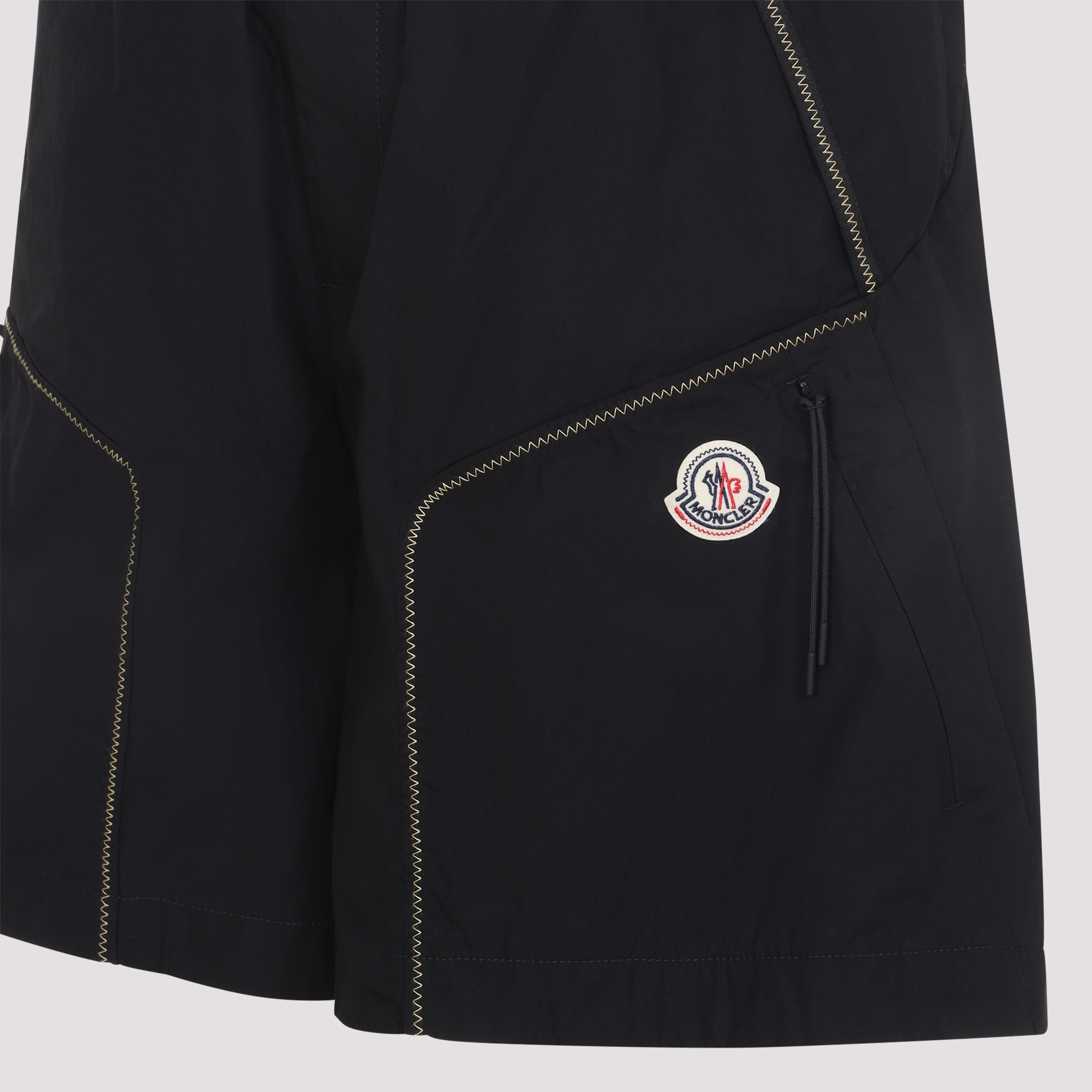 [Moncler] Shorts SS26 L10912B00016.597LQ