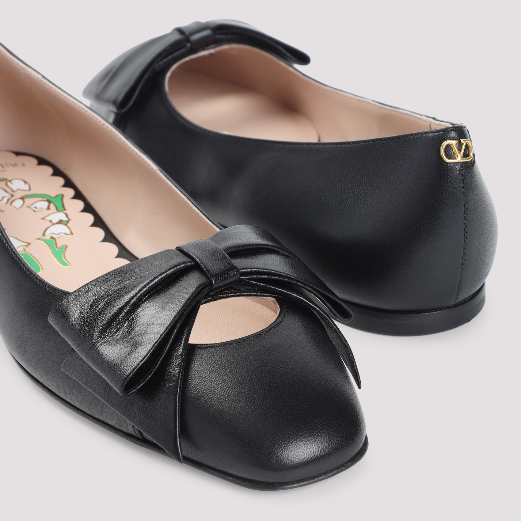[Valentino Garavani] Flat shoes SS26 7W2S0MS0DDT