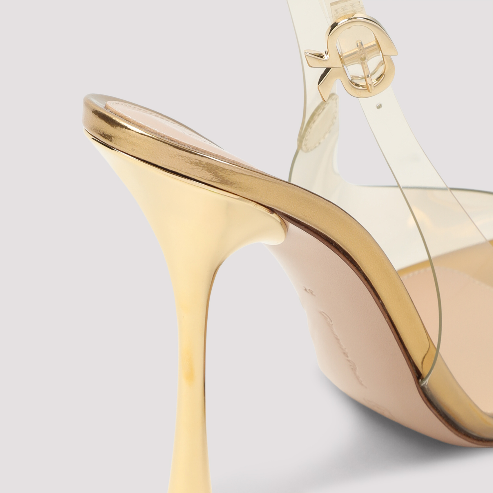 [Gianvito Rossi] Pumps SS26 G9552115LAC.GME