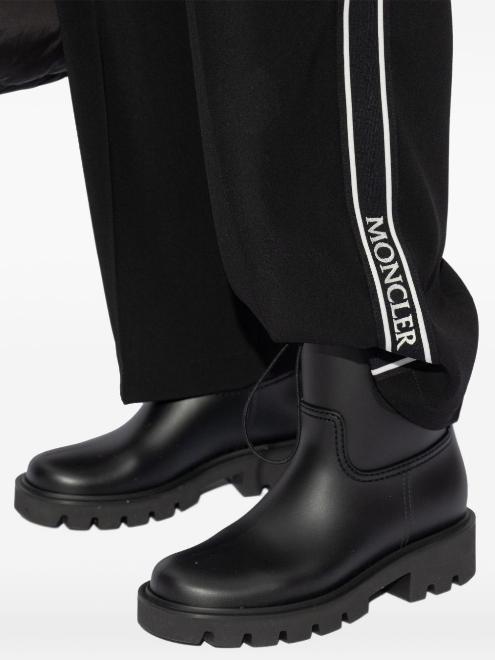 [Moncler] Ankle Boots FW26 L209B4G00190M4522999