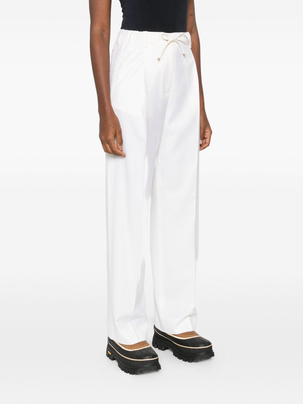 [Moncler] Trousers FW26 L20932A00005598XP050