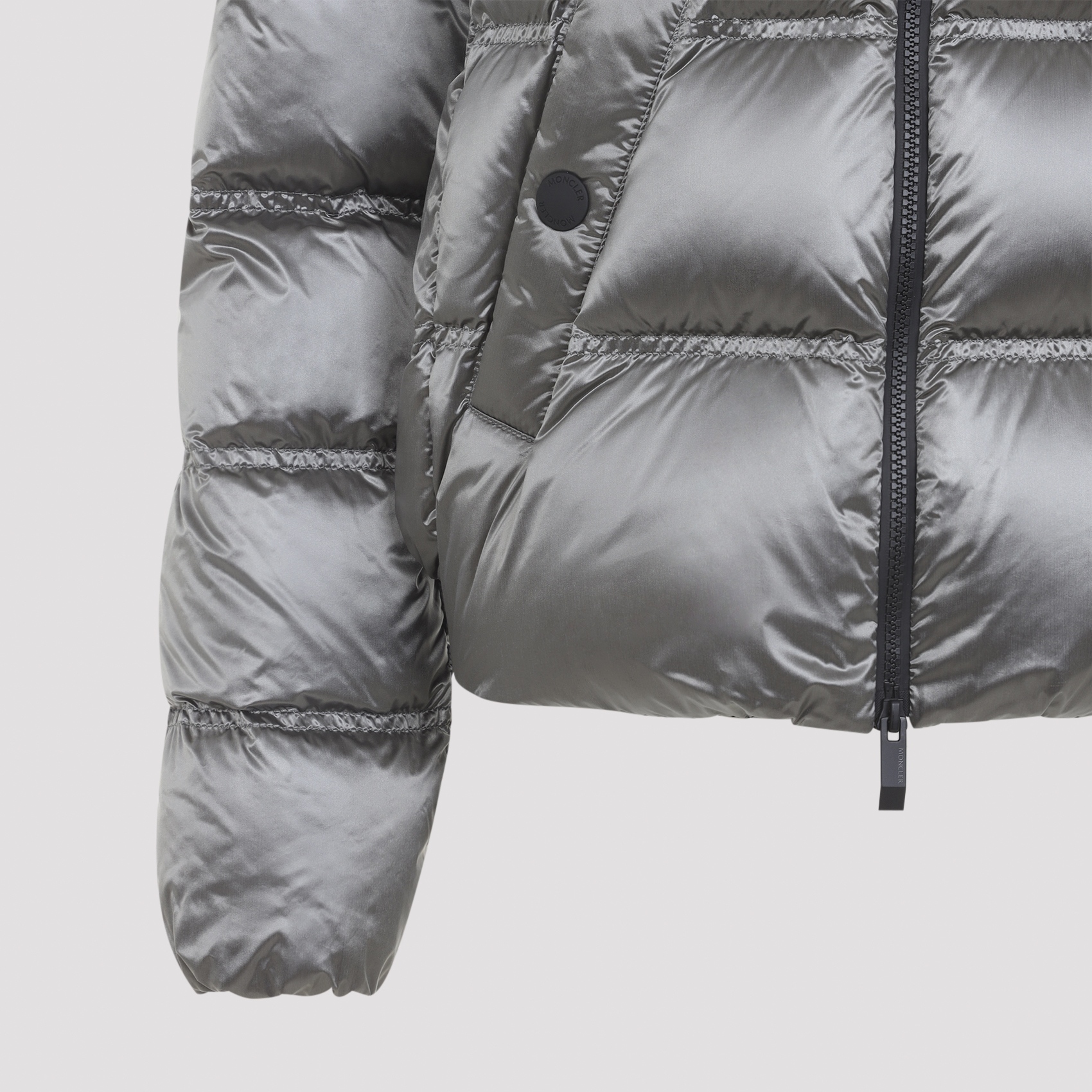 [Moncler] Down jacket FW26 L20931A00043.5993C