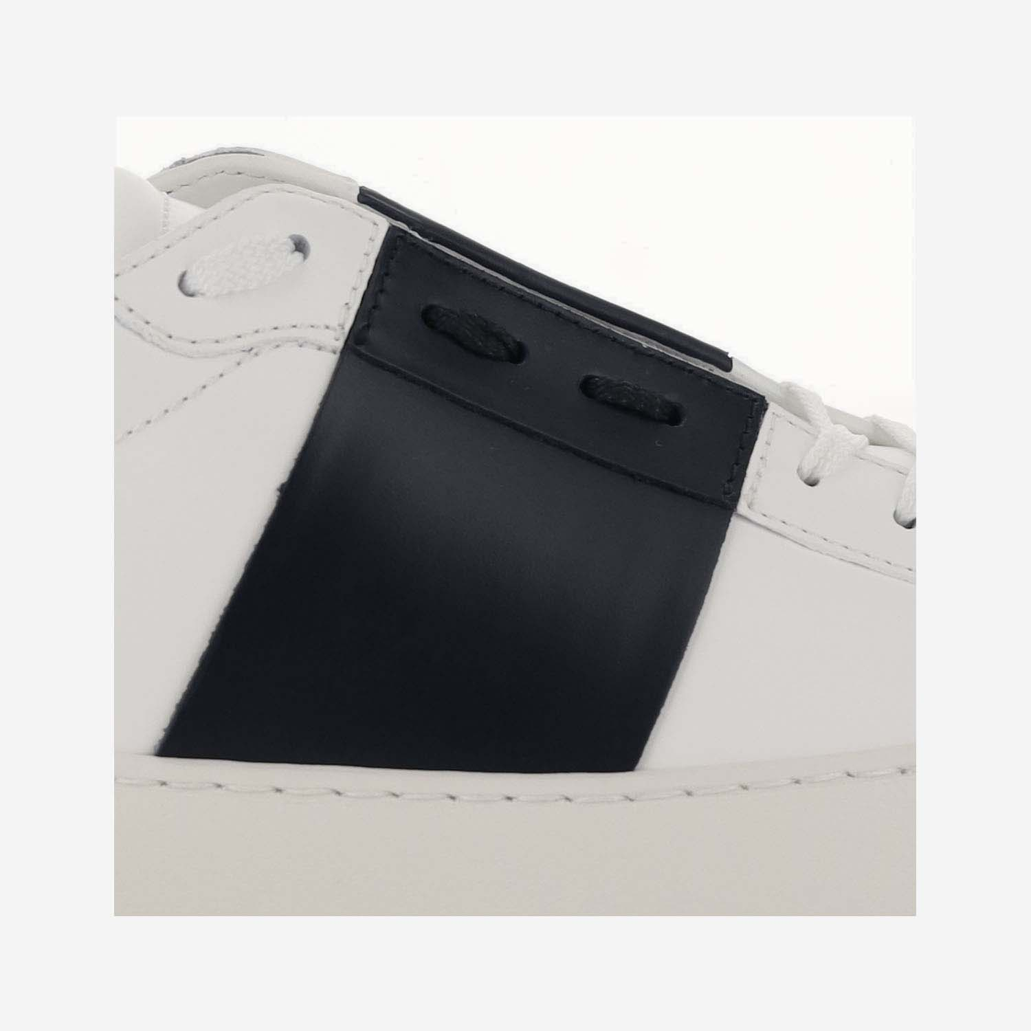 [Valentino Garavani] Sneakers FW26 9Y2S0830BLUM15