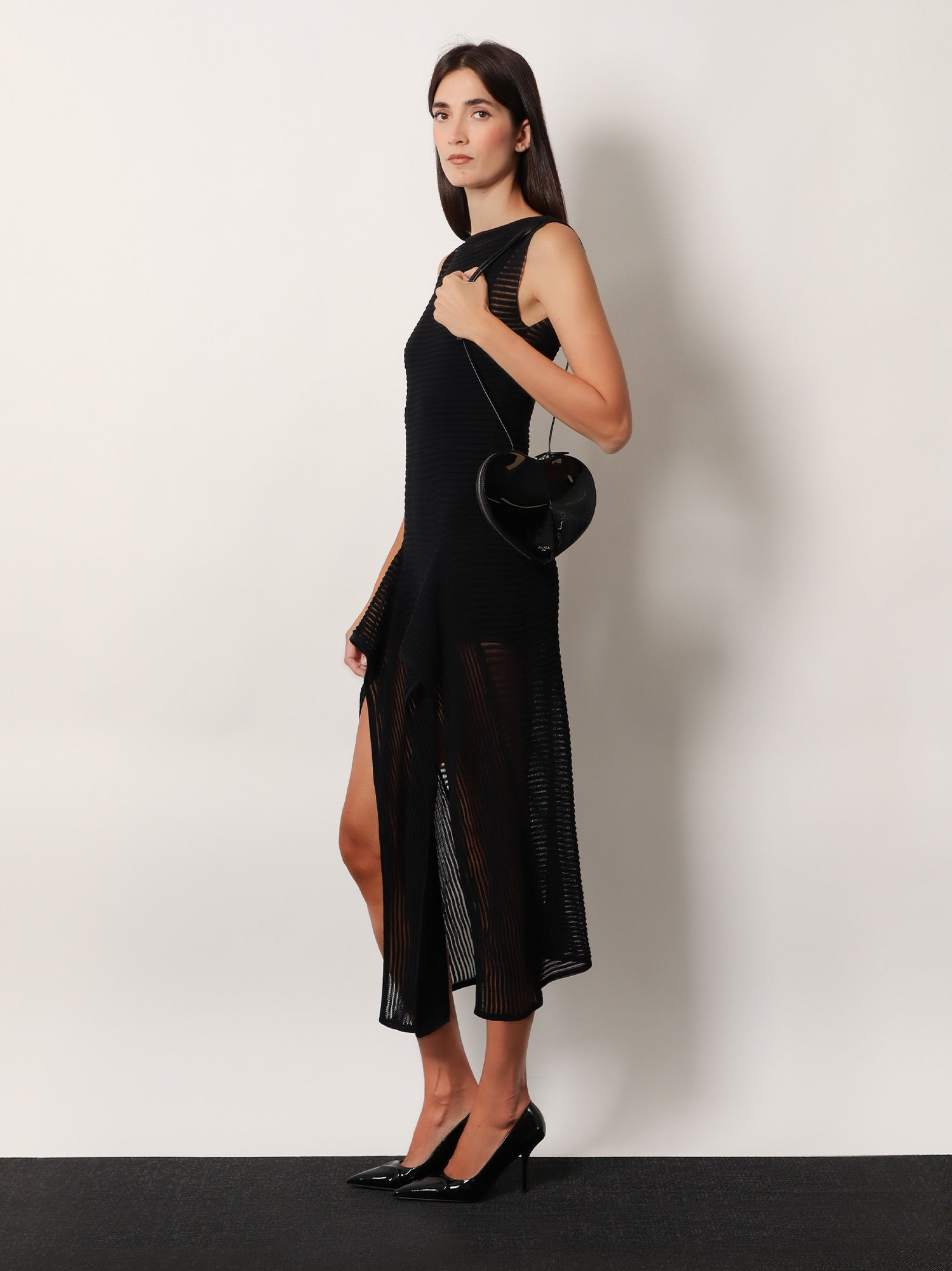 [Alaia] Cross body bag FW26 AA1P003CA189999