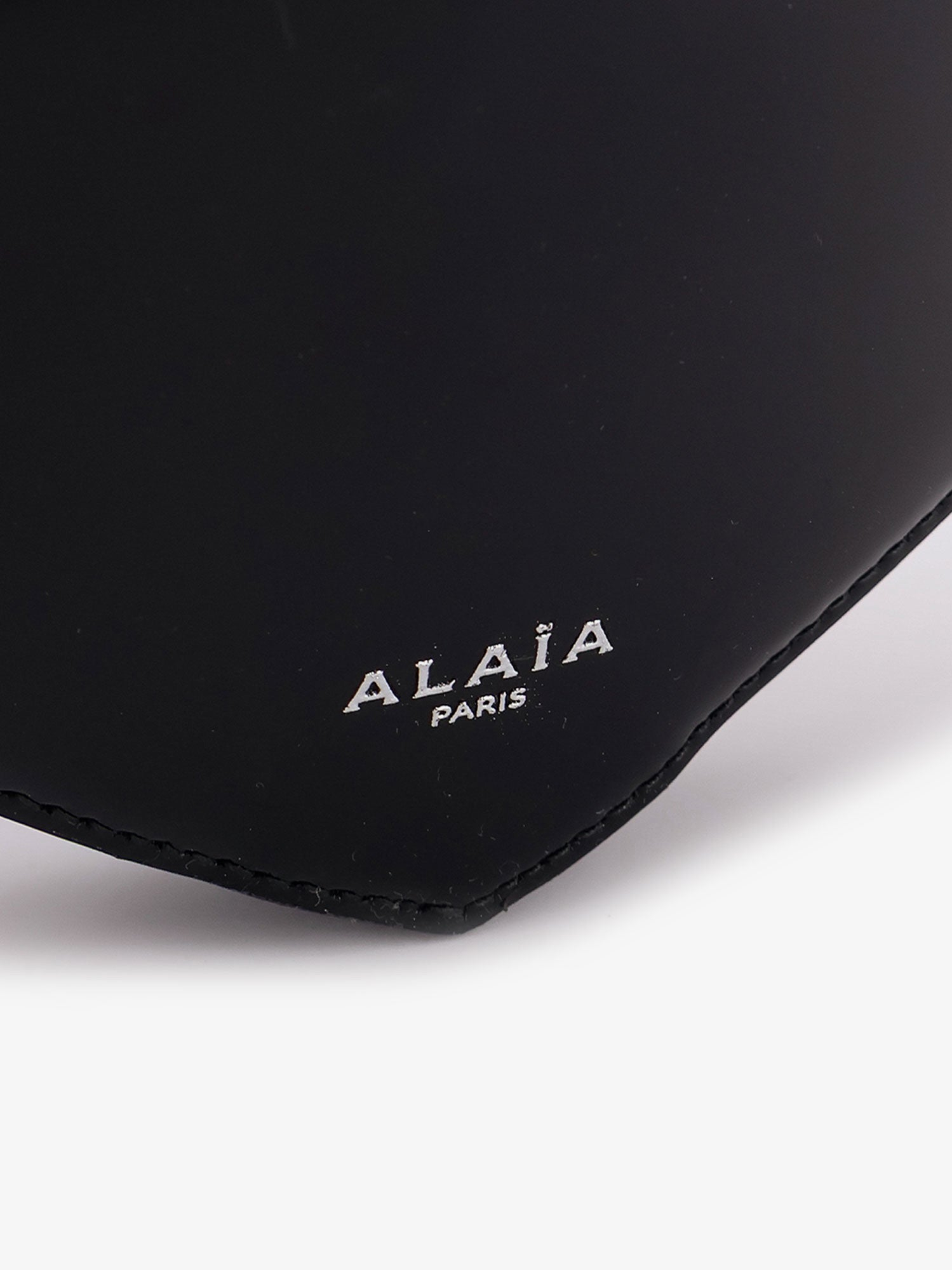 [Alaia] Cross body bag FW26 AA1P003CA189999
