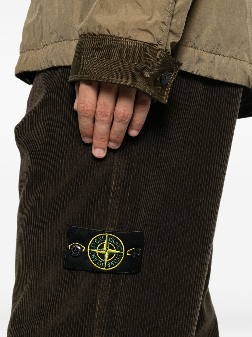 [Stone Island] Trousers FW26 L2S153100059S0212V0078