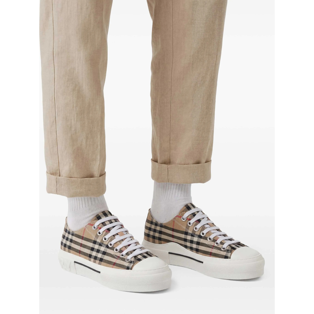 [Burberry] Sneakers FW26 8049745 MF TNR JAC A7028