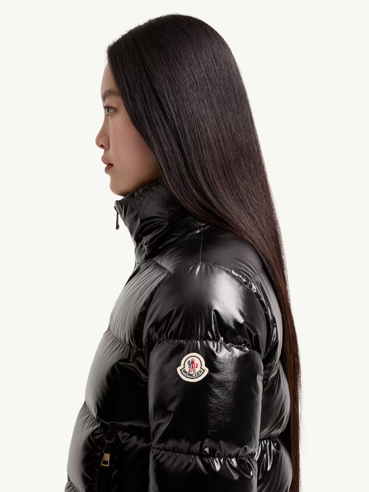 [Moncler] Down jacket FW26 L20931A00031597EU999