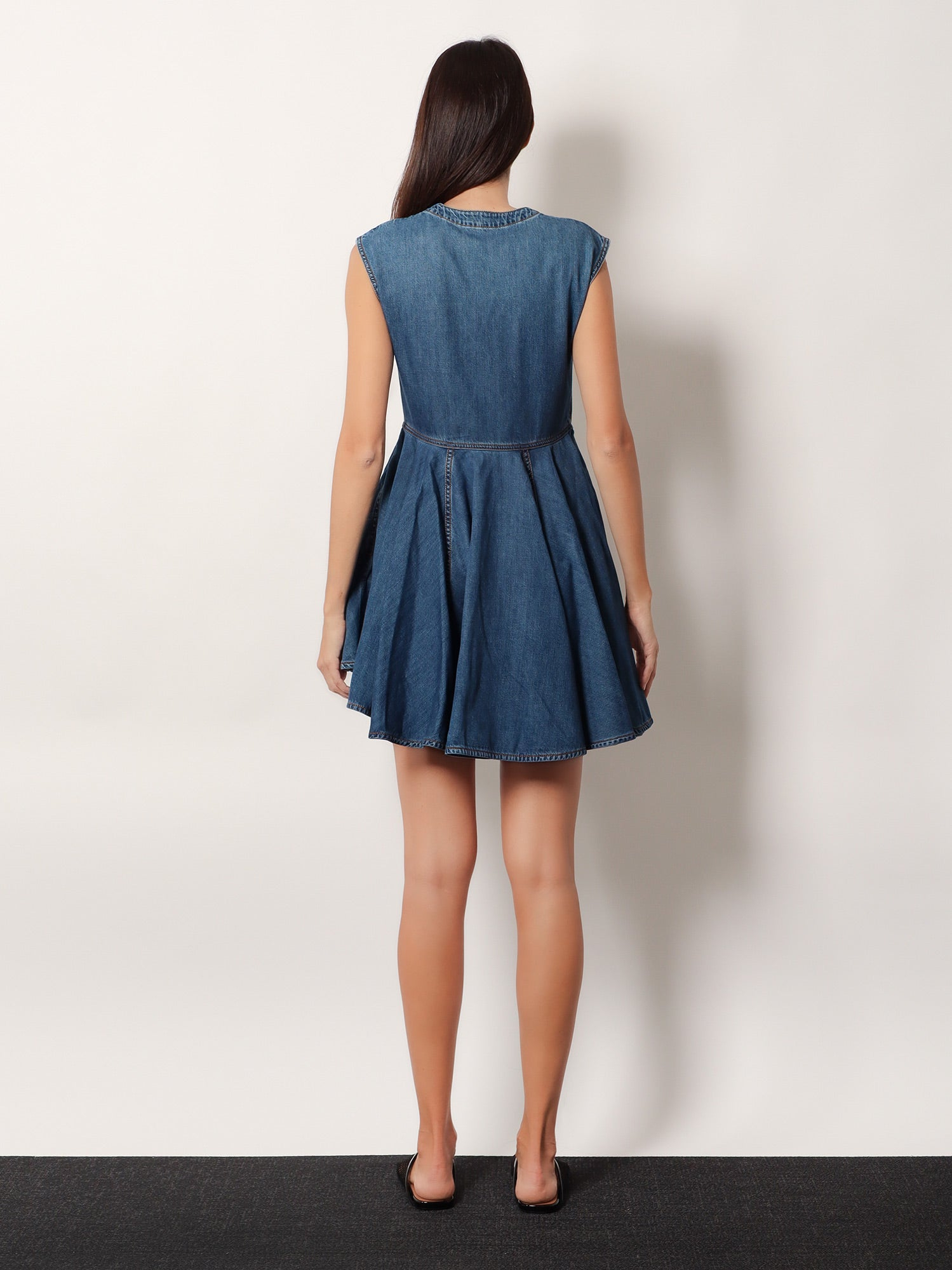 [Alaia] Sleeveless dress SS26 AA9R2682D004B505