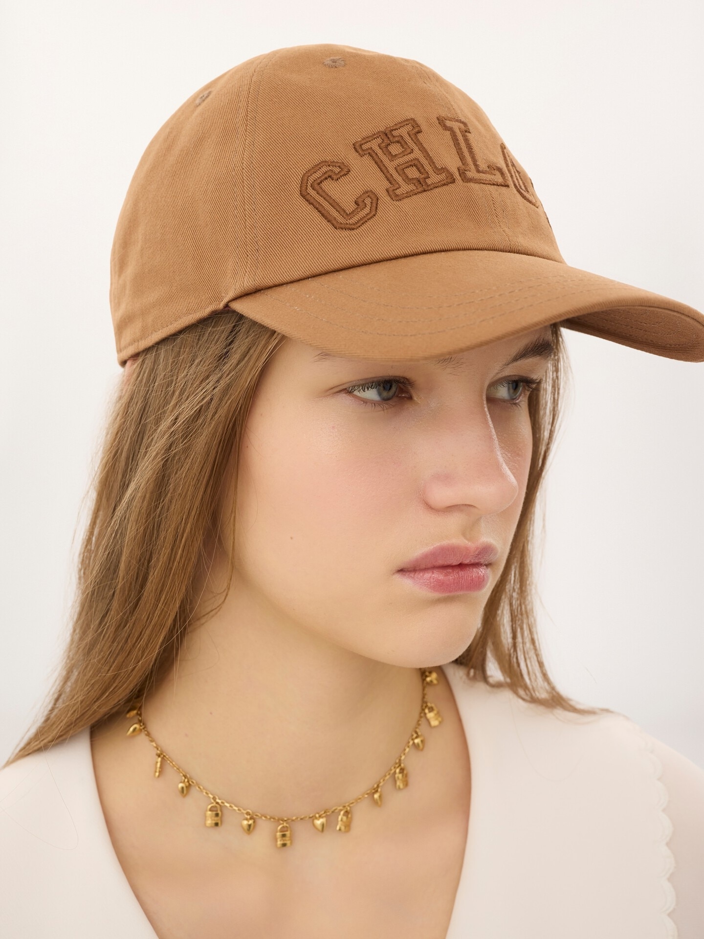 [Chloe] Cap FW26 CH26AHC04CTN28A
