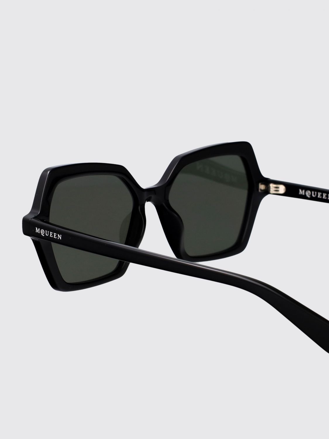 [McQueen] Sunglasses SS26 AM0537S 001