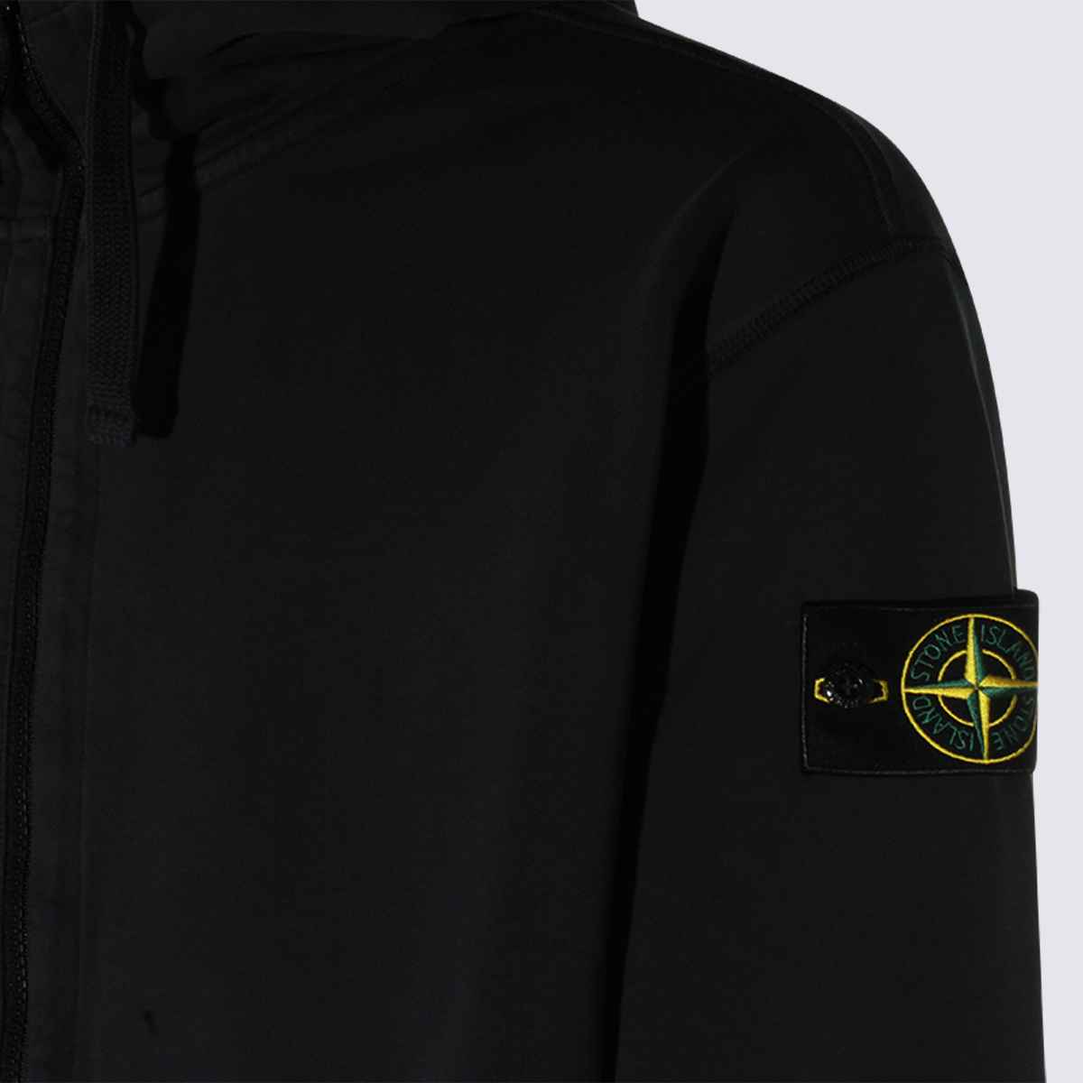 [Stone Island] Sweatshirt FW26 L2S156100009S0051V002A