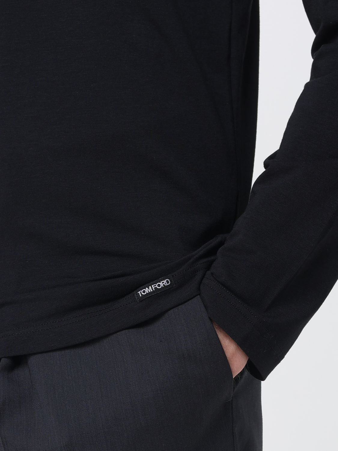 [Tom Ford] T-shirts Long Sleeve FW26 T4M141410 002