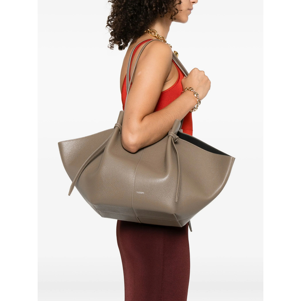 [YUZEFI] Shoulder bag FW26 LARGE MOCHI LEATHER TAUPE