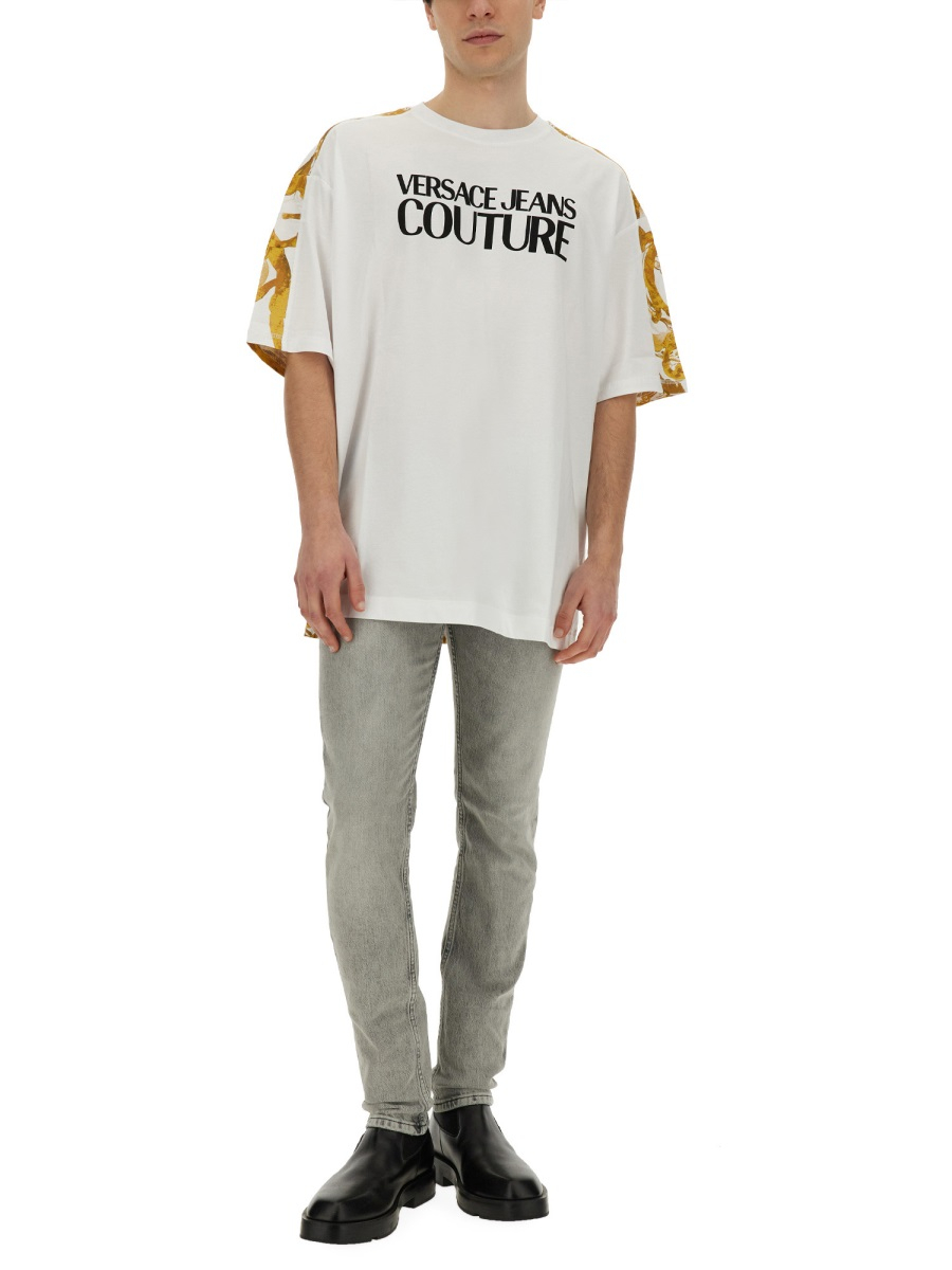 [VERSACE JEANS COUTURE] T-shirts Short Sleeve SS24 76GAH613_JS287G03