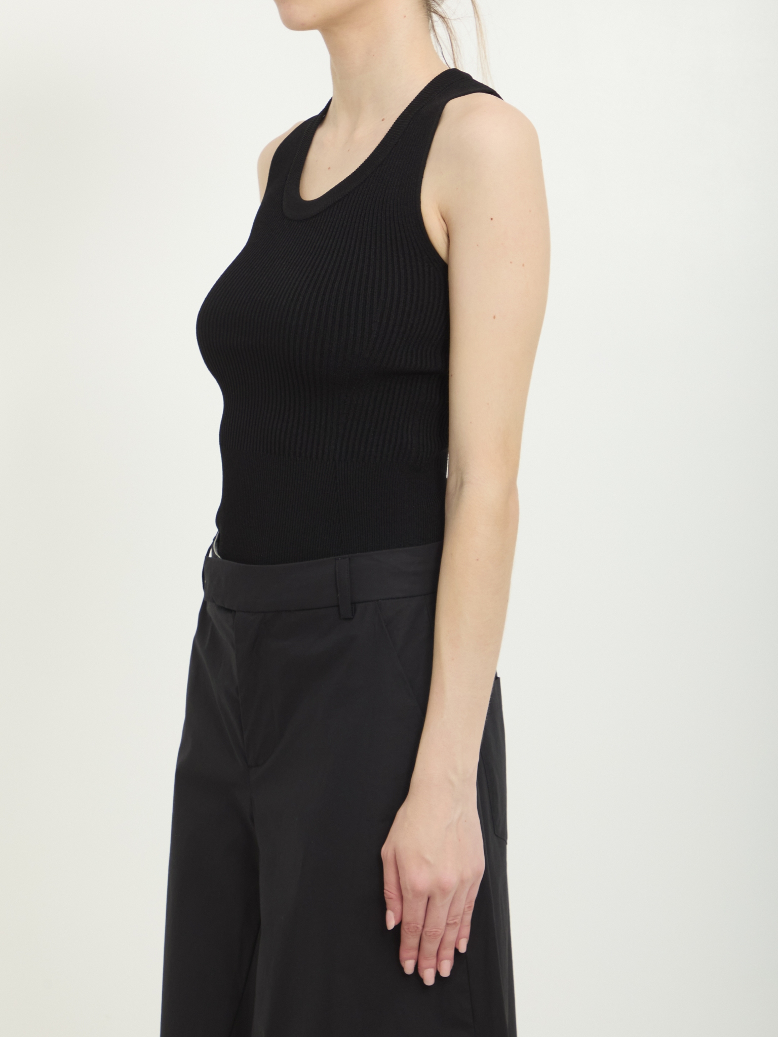 [Alaia] Tank top FW26 AA9B0353K017A__995