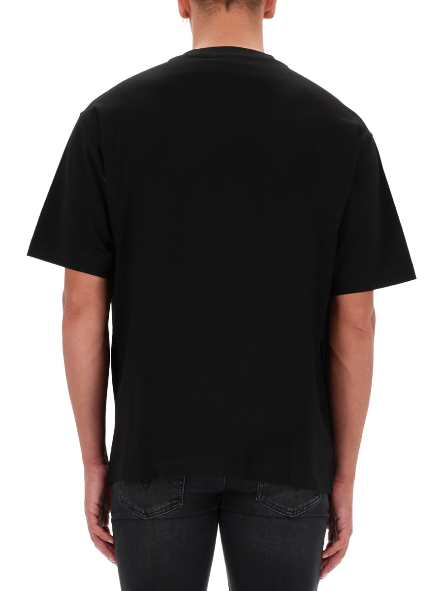 [VERSACE JEANS COUTURE] T-shirts Short Sleeve FW25 79GAHP06_CJ01P899