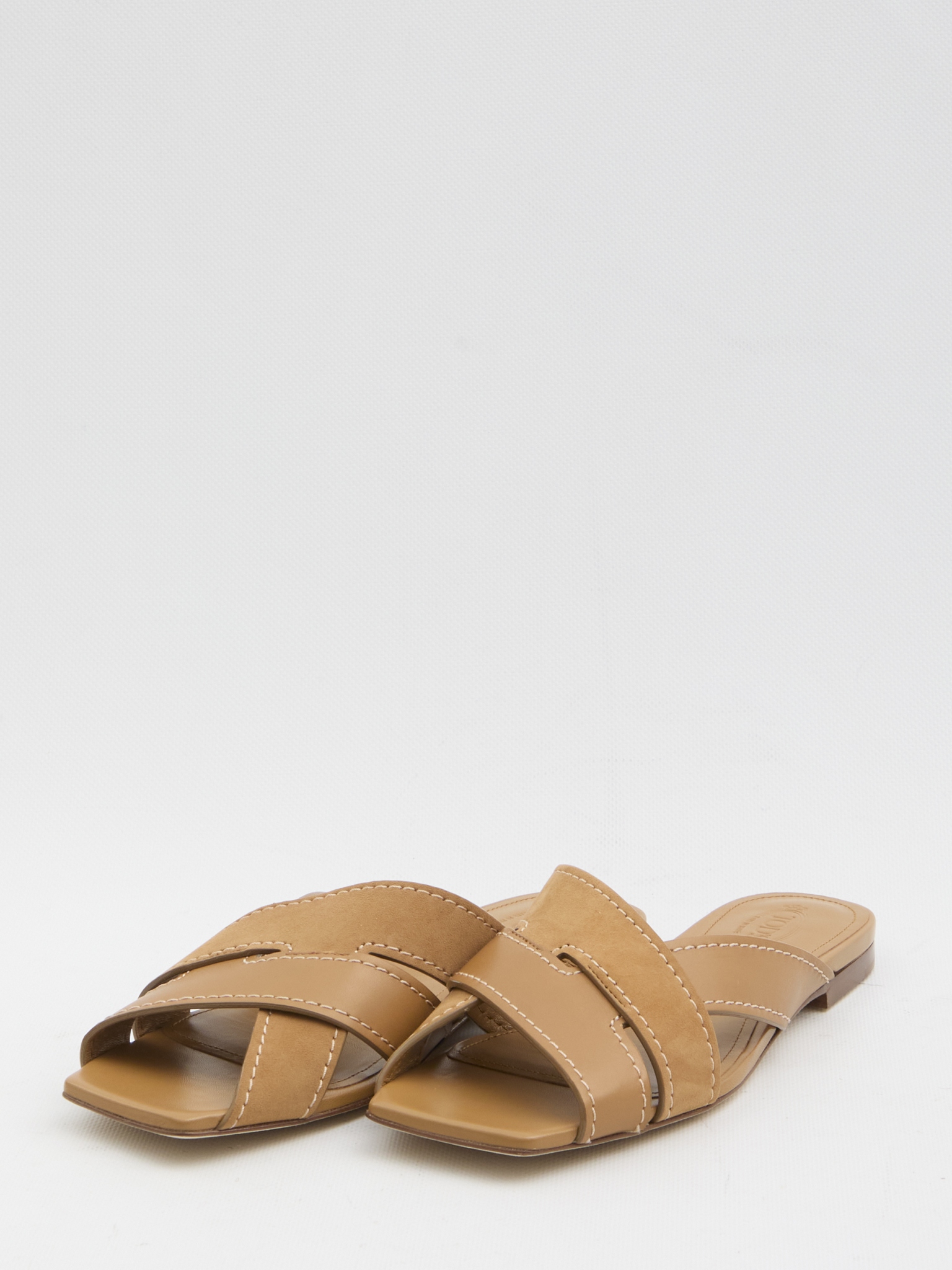 [Tod's] Slippers SS26 XXW99L0JY50_V1S_ZZZR