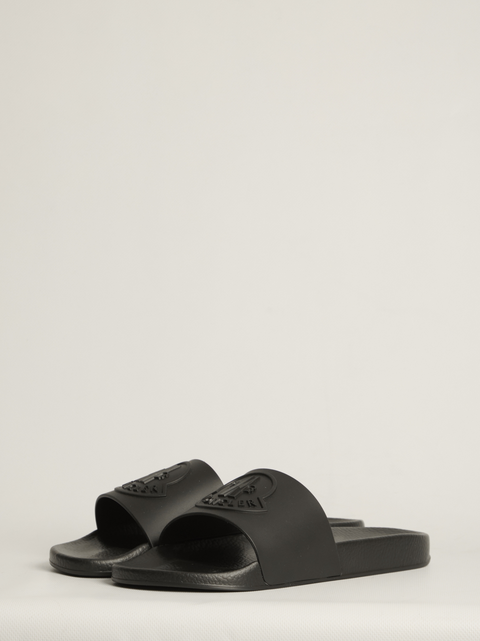 [Moncler] Slippers SS26 L109A4C00040_M2999_999