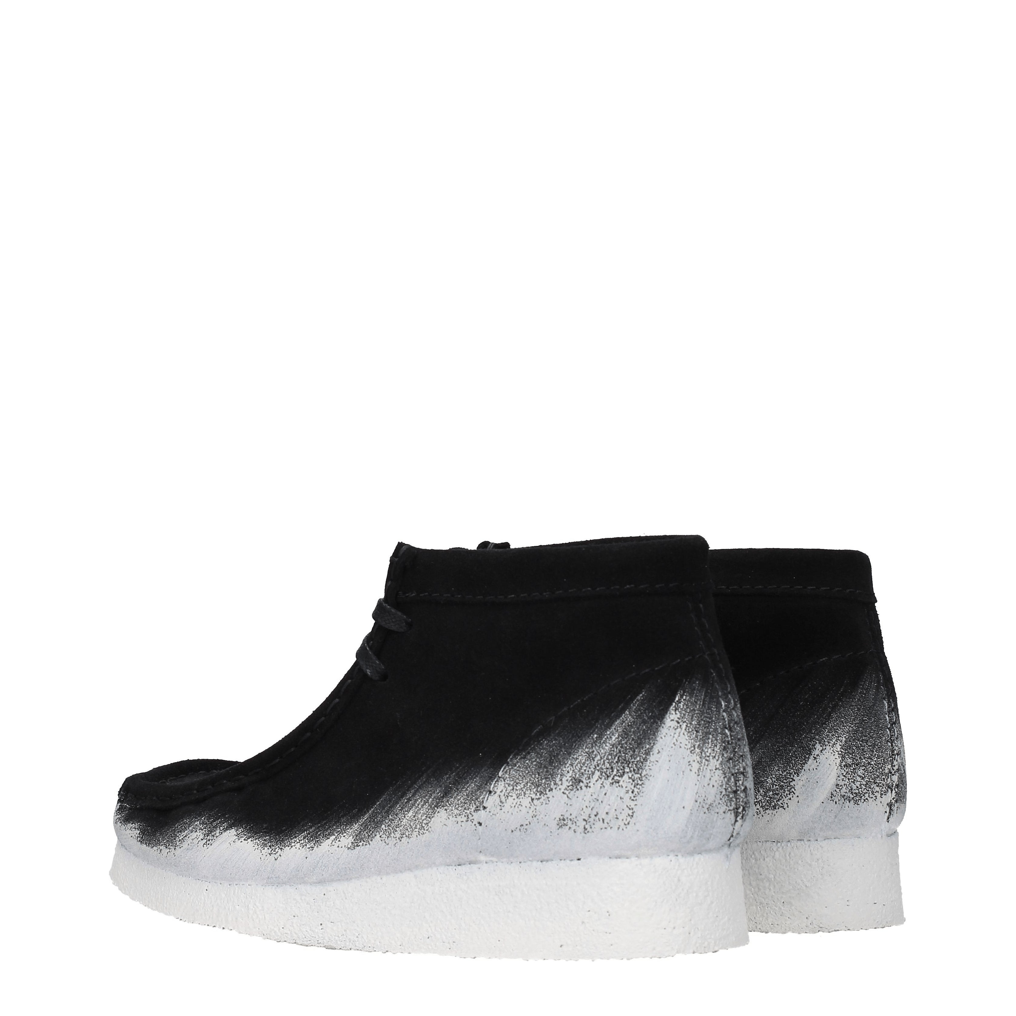 [Clarks] Loafer SS25 WALLABEEBOOTCAMOSCIOBLKWHITE