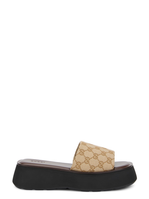 Slippers in fabric