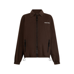 Jacket with zipper