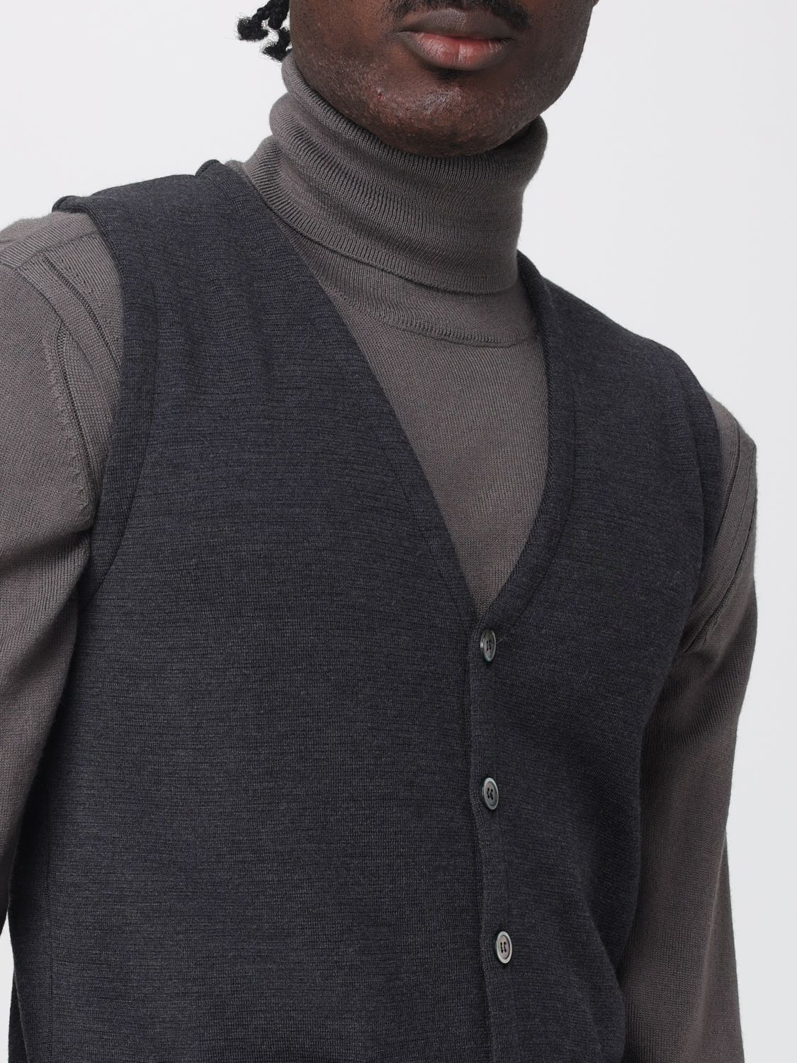 [XC] Vest FW25 48 1800 48 2740