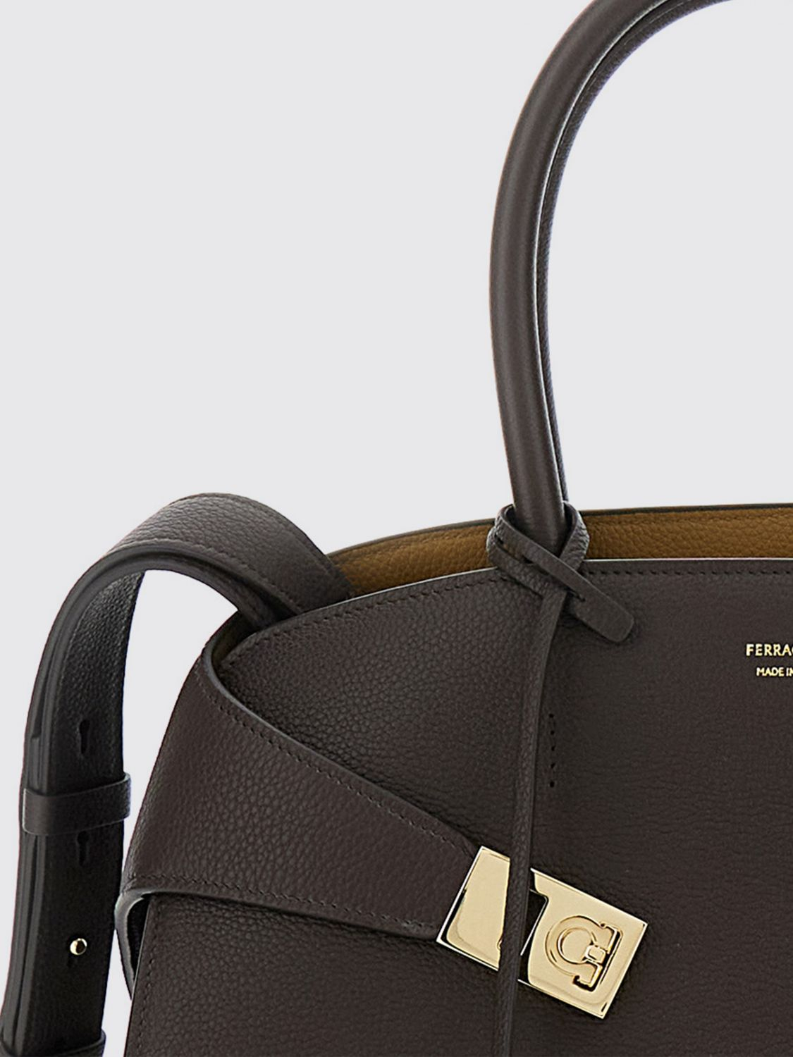 [Ferragamo] Tote bag FW26 215608 777524