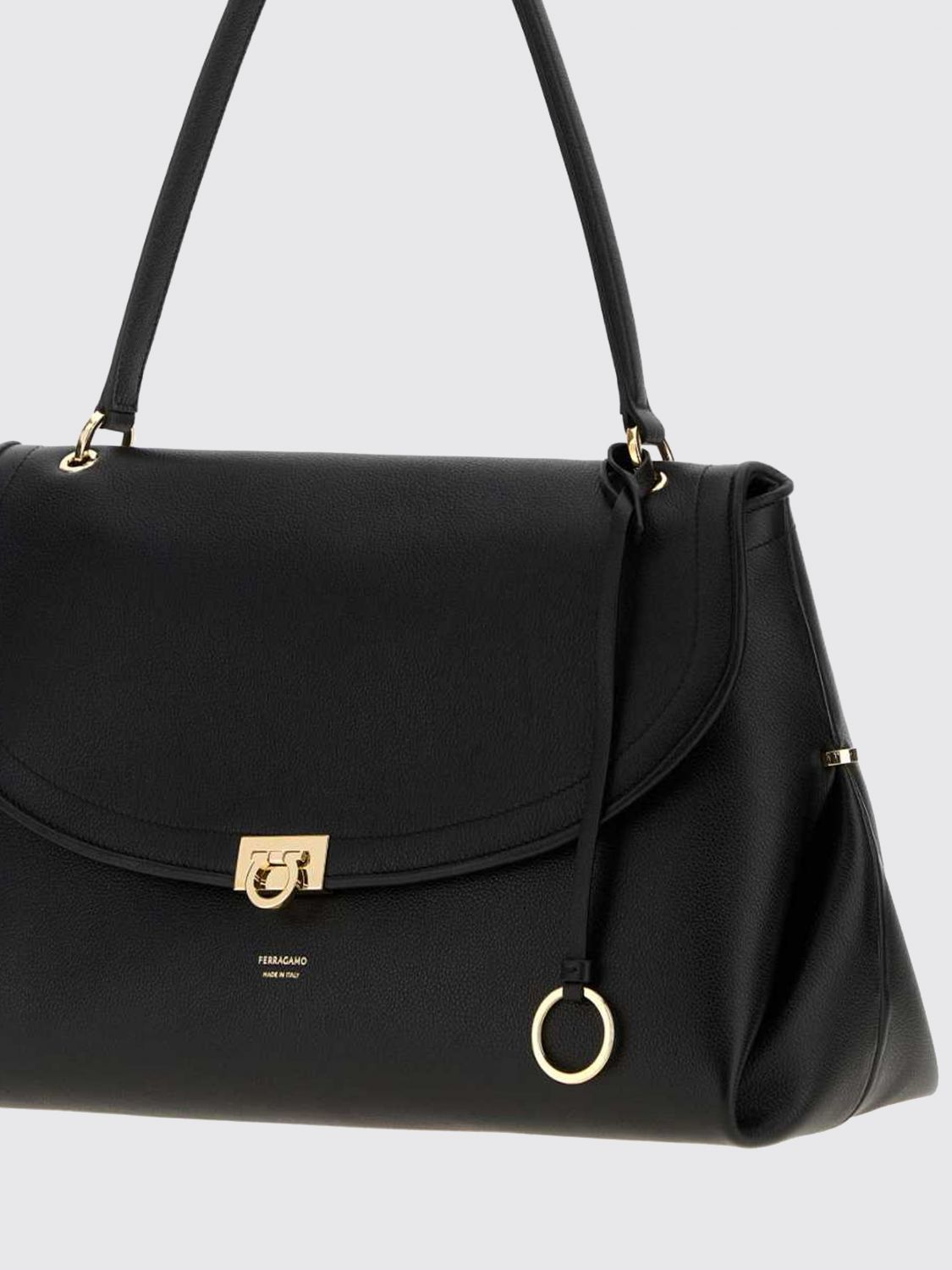 [Ferragamo] Shoulder bag FW26 21A866 796250