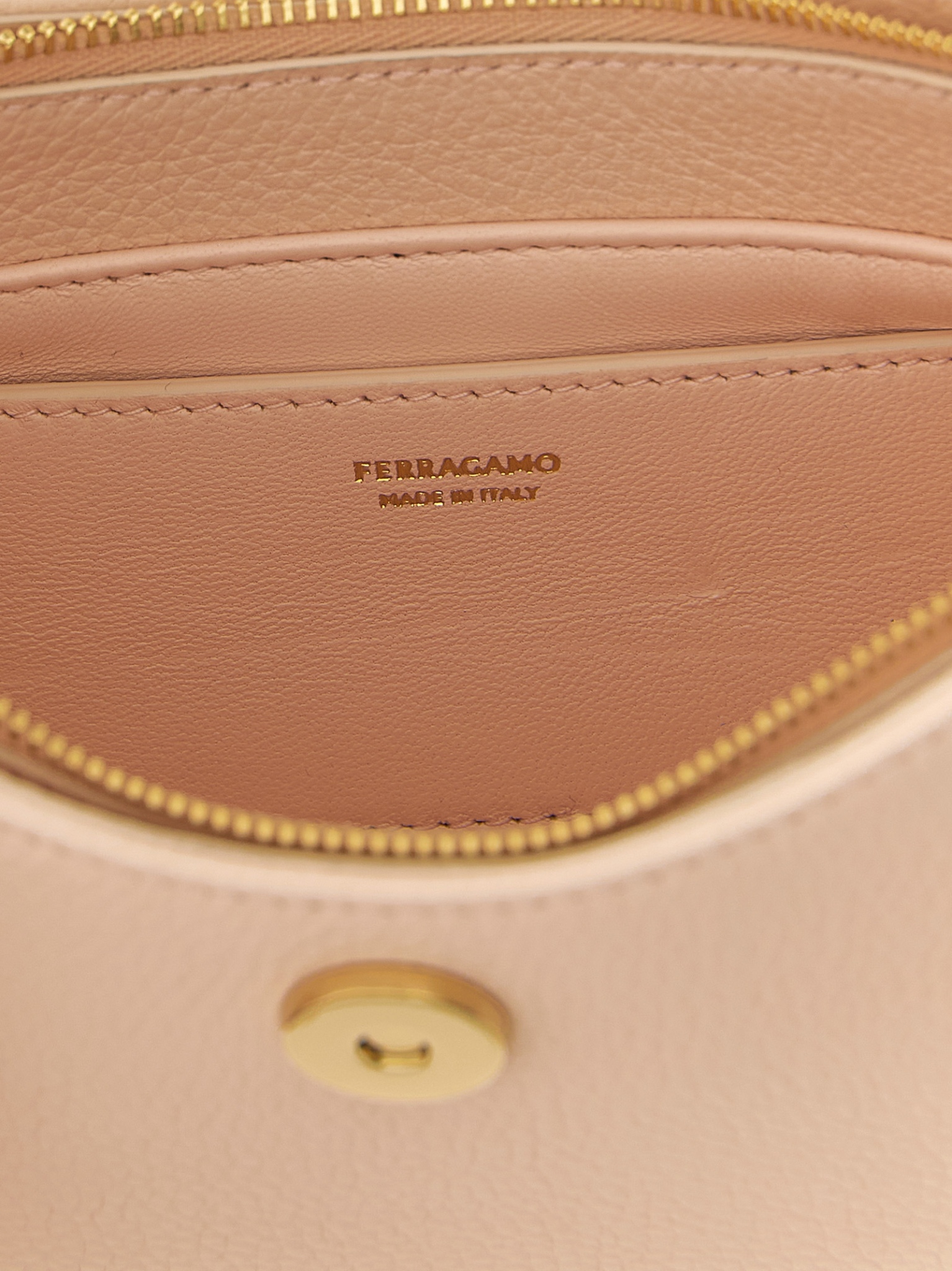 [Ferragamo] Shoulder bag FW26 786622BALLET
