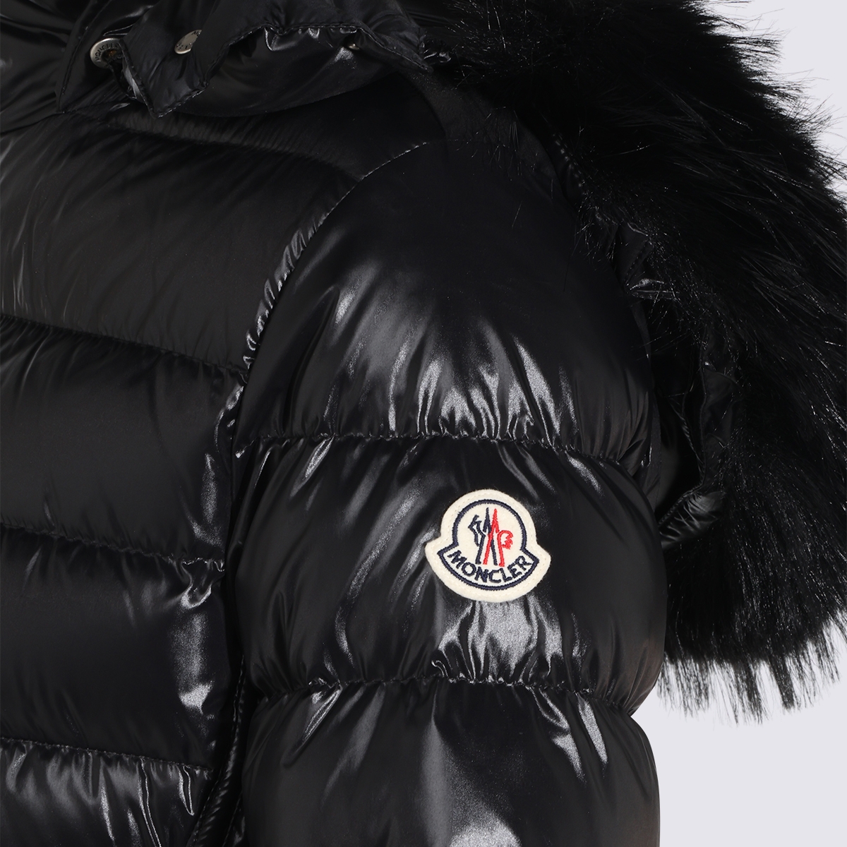 [Moncler] Down jacket FW26 L20931A00196597Z8999