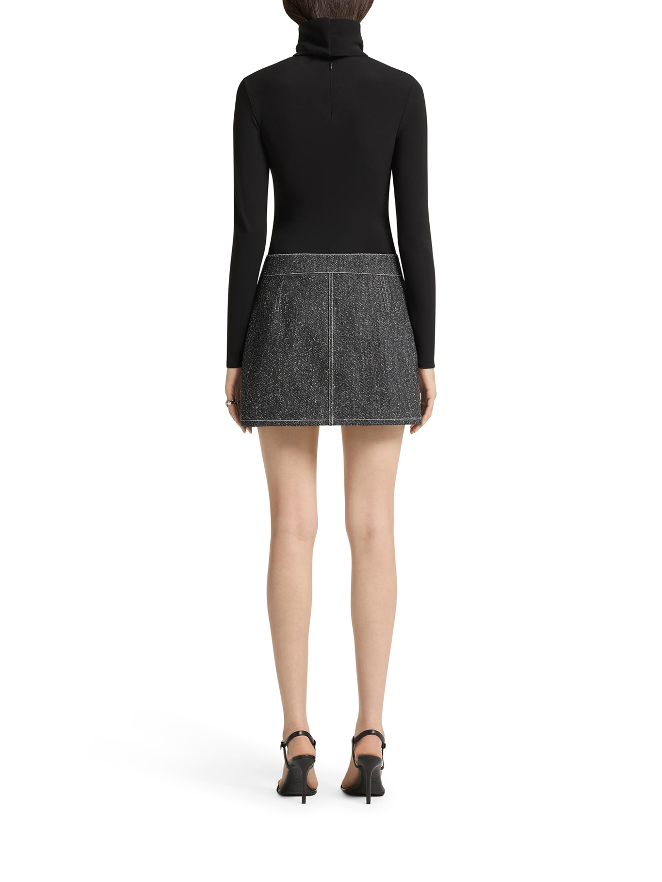 [Courreges] Mini skirt FW26 426DJU437DE00689901 BLACK HERITAGE WHITE