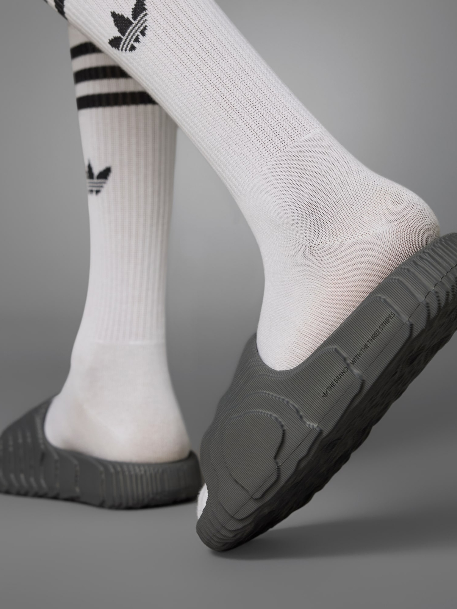 [Adidas] Sandals FW26 HP6522GREY