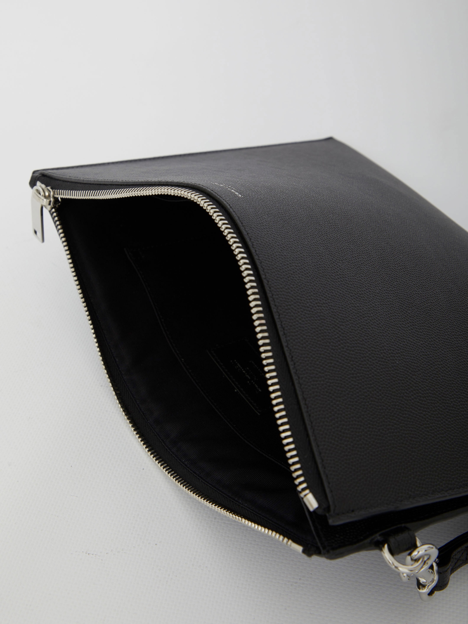 [Saint Laurent] Clutch bag FW26 683865_BTY0N_1000