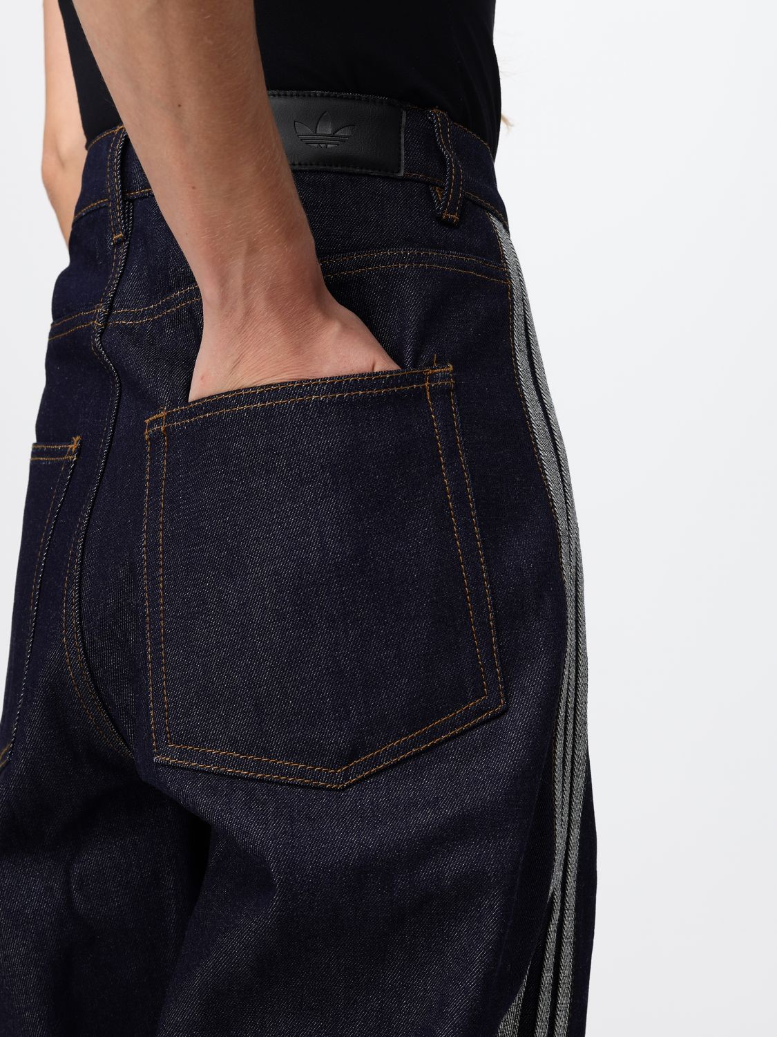 [ADIDAS ORIGINALS] Jeans FW26 KS6924