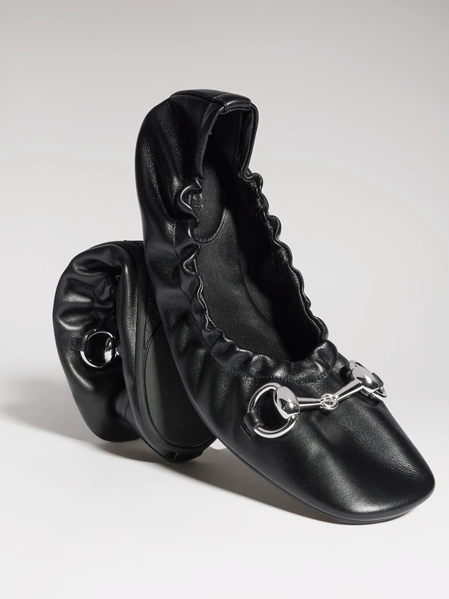 [Gucci] Flat shoes FW26 875322AAF3Q1000